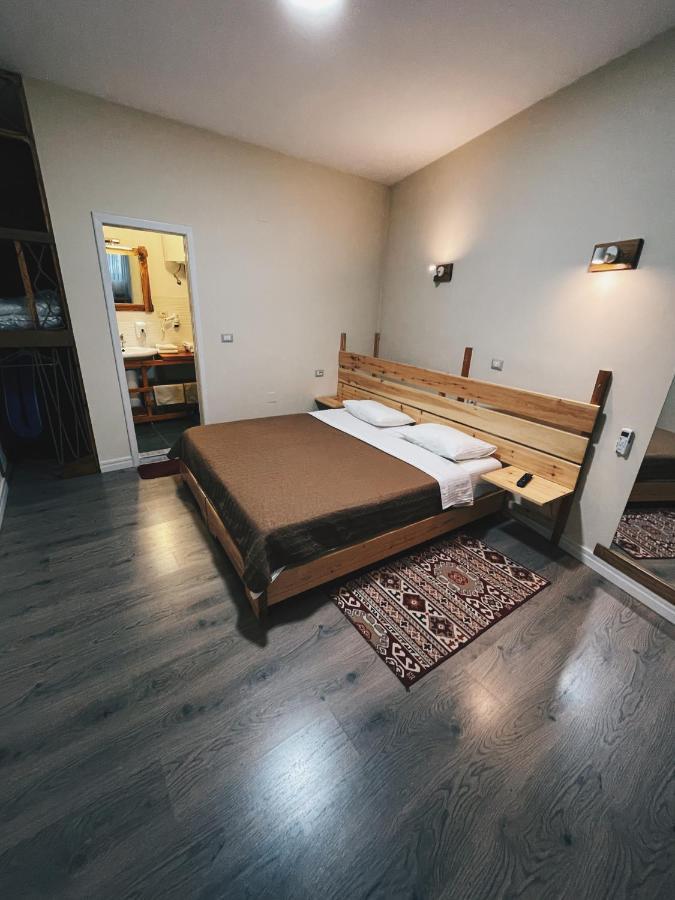 At Pikotiko'S - Korca City Rooms For Rent Exterior photo